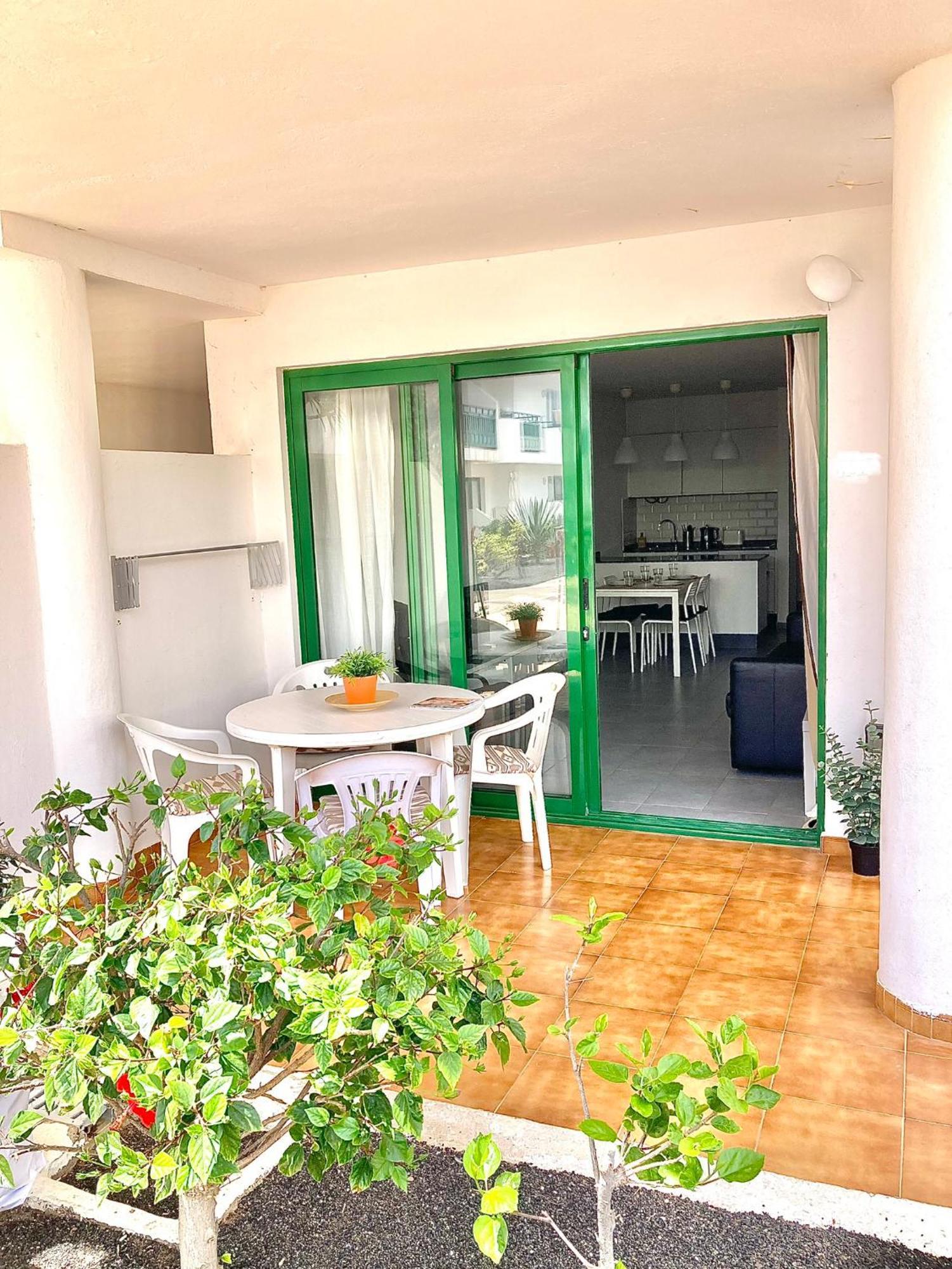 Ground Floor Apartment With Pool, Next To The Beach Costa Teguise Εξωτερικό φωτογραφία