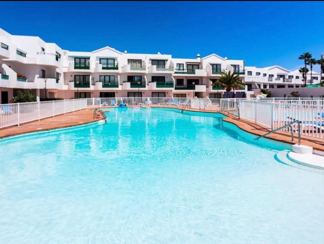 Ground Floor Apartment With Pool, Next To The Beach Costa Teguise Εξωτερικό φωτογραφία
